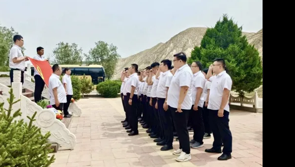 自2020年5月成立以來(lái)，四公司黨支部不斷將紅色引擎的驅(qū)動(dòng)力深度融入生產(chǎn)經(jīng)營(yíng)工作全鏈條，推動(dòng)各項(xiàng)工作持續(xù)向好、節(jié)節(jié)攀升，成為推動(dòng)企業(yè)高質(zhì)量發(fā)展的堅(jiān)強(qiáng)戰(zhàn)斗堡壘。筑牢思想根基強(qiáng)化政治引領(lǐng)四公司黨支部始終把